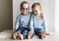 Study reveals early developmental gaps in twins compared to siblings