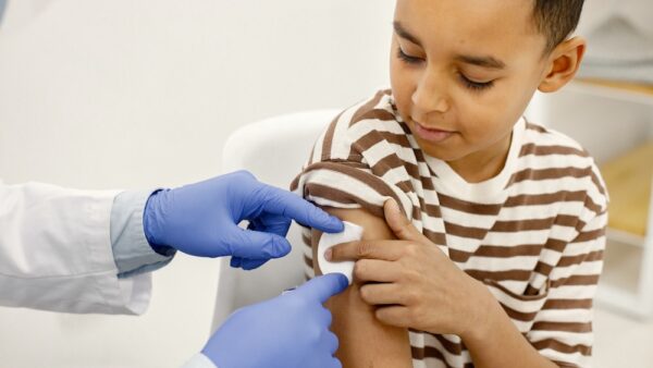 Health visitors to offer childhood vaccinations in £2m pilot